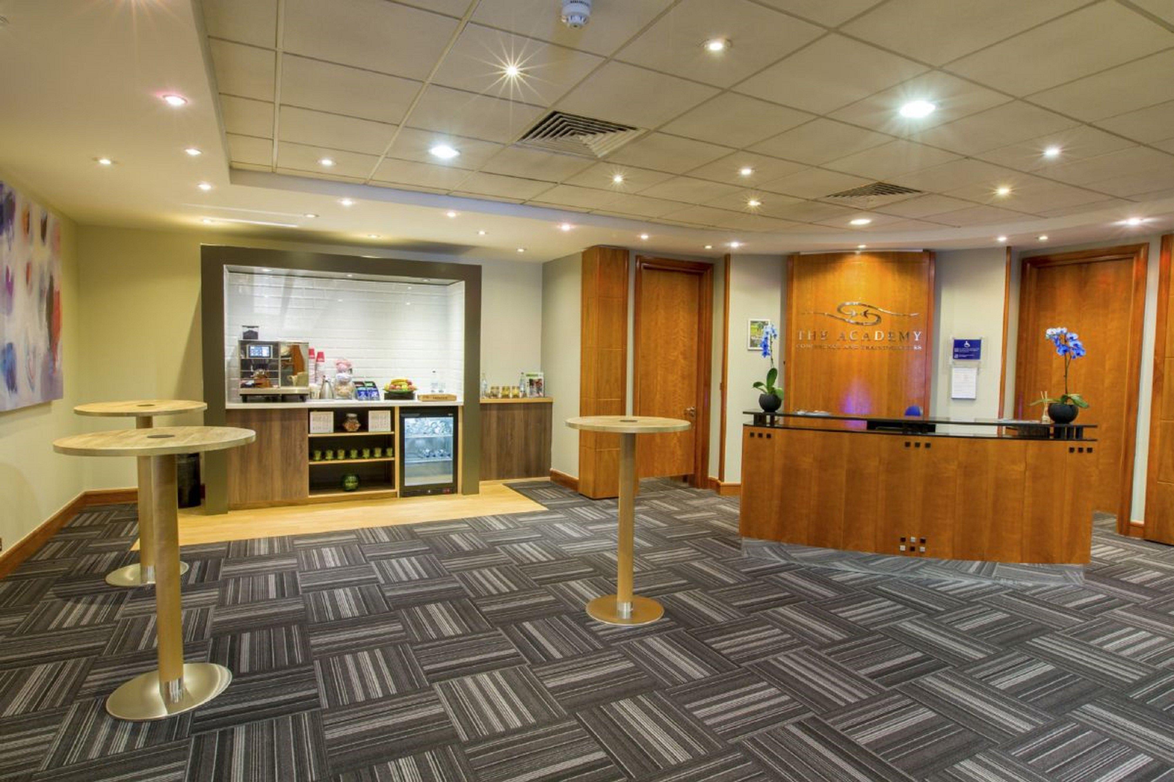 איילסברי Holiday Inn Aylesbury, An Ihg Hotel מראה חיצוני תמונה