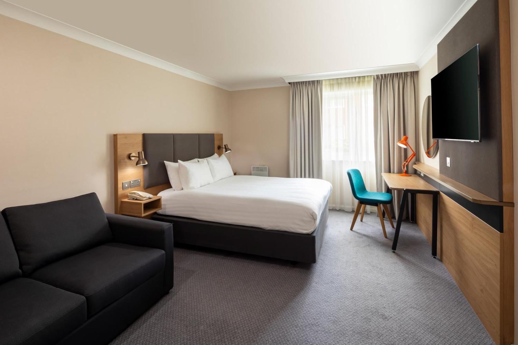 איילסברי Holiday Inn Aylesbury, An Ihg Hotel מראה חיצוני תמונה